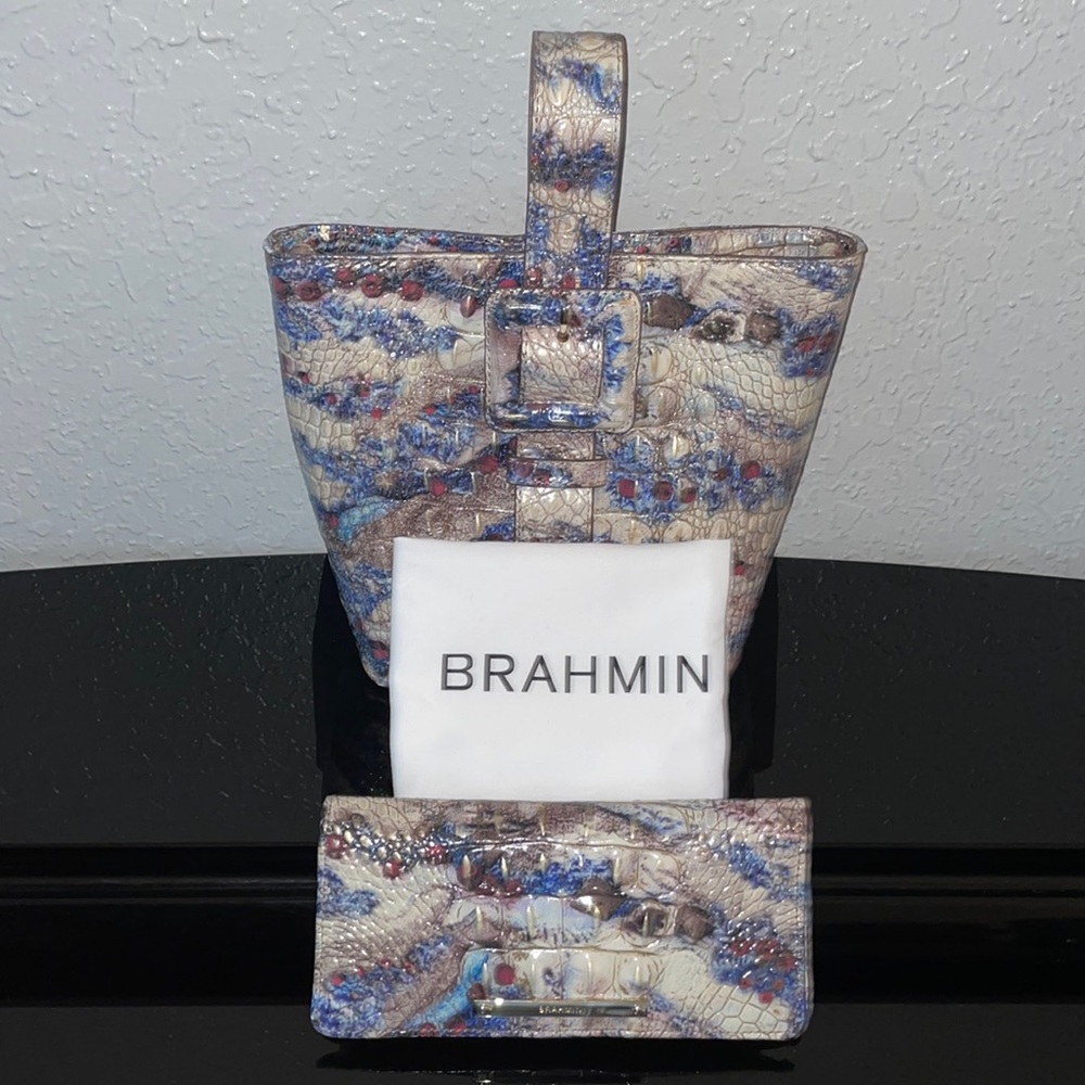 Brahmin - Crossbody bucket bag with matching wallet